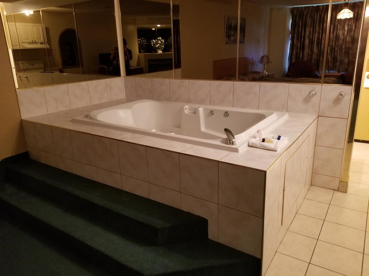 Western Budget Motel West Ред Диър Екстериор снимка