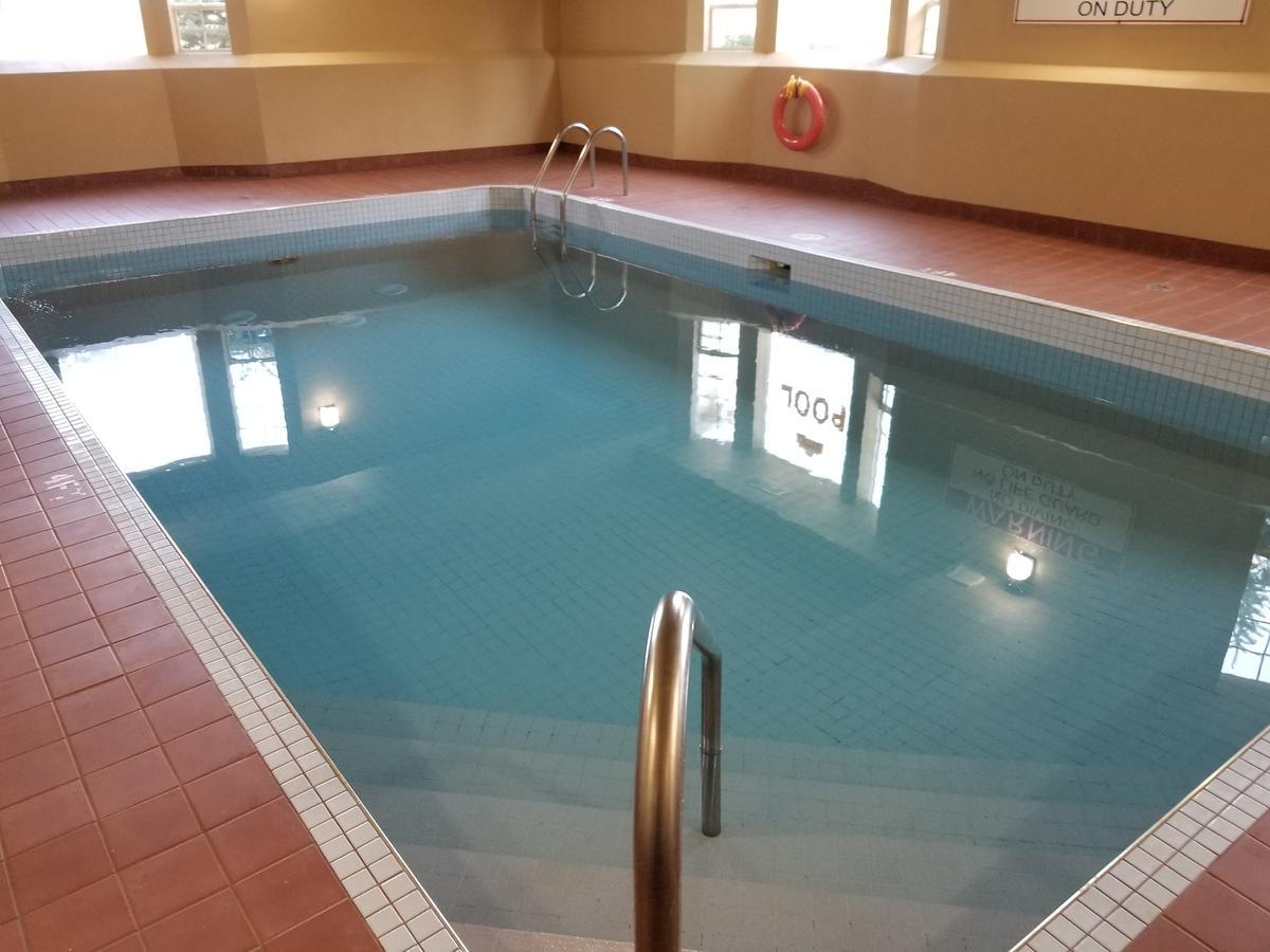 Western Budget Motel West Ред Диър Екстериор снимка