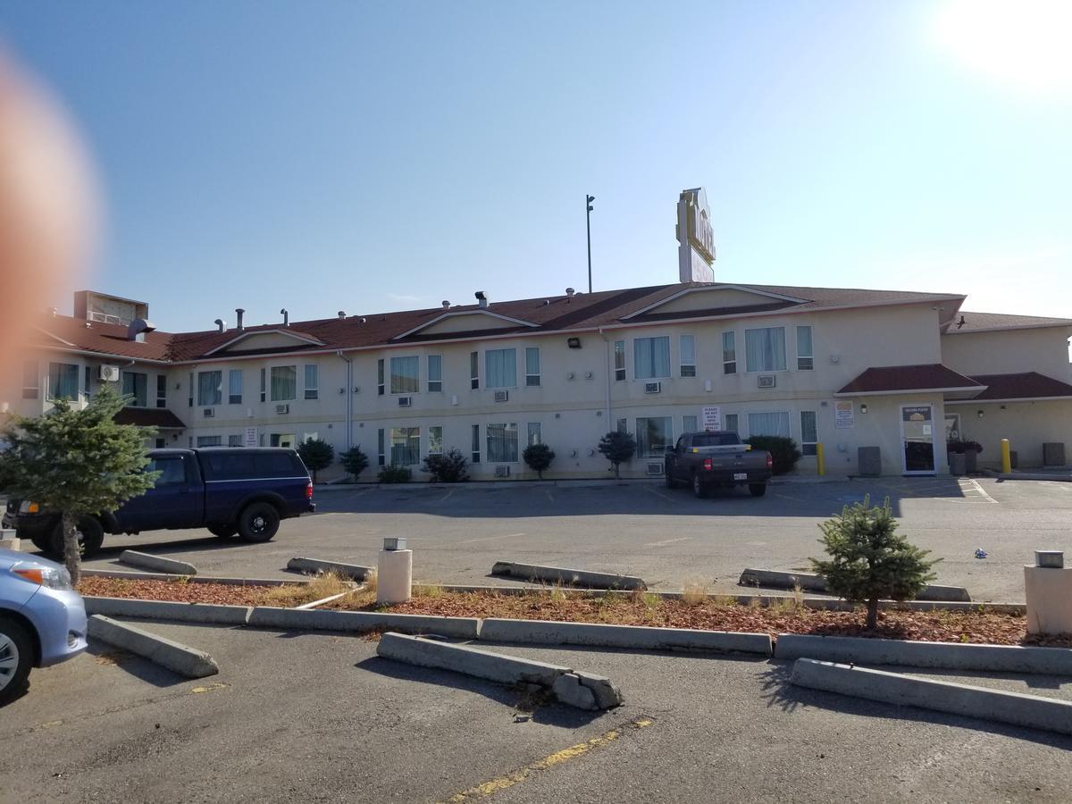 Western Budget Motel West Ред Диър Екстериор снимка