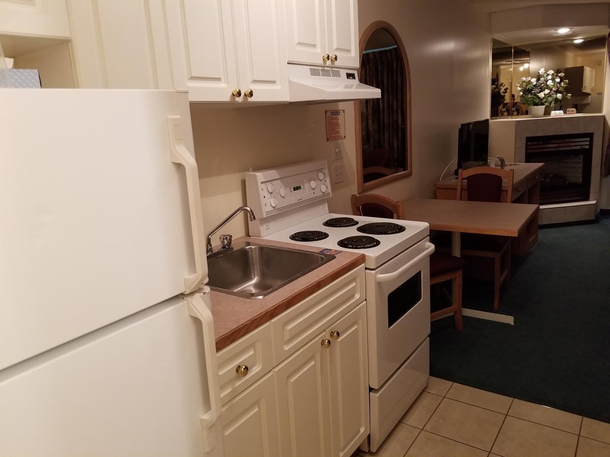 Western Budget Motel West Ред Диър Екстериор снимка