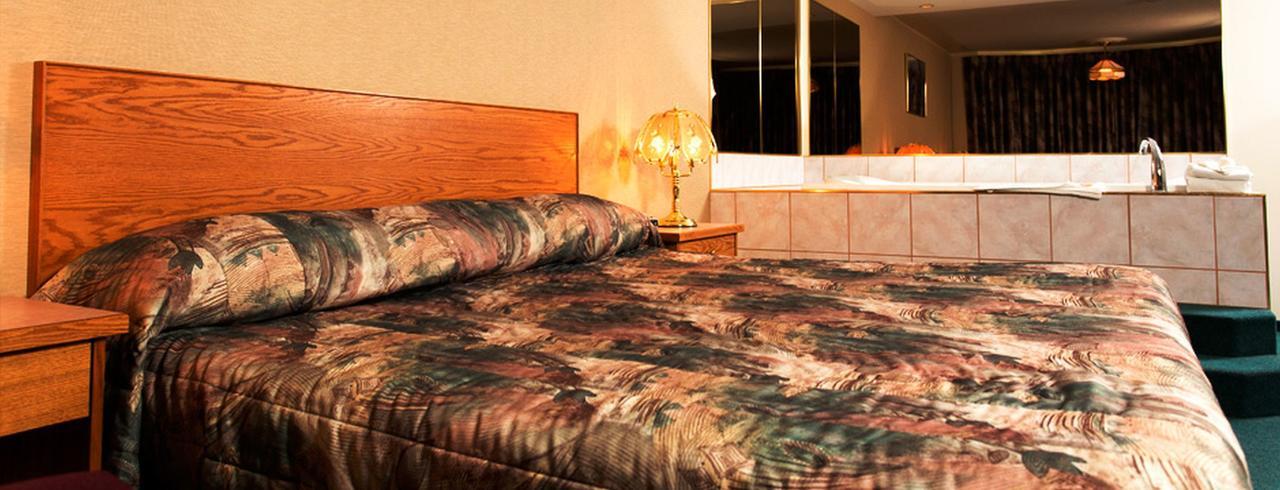 Western Budget Motel West Ред Диър Екстериор снимка